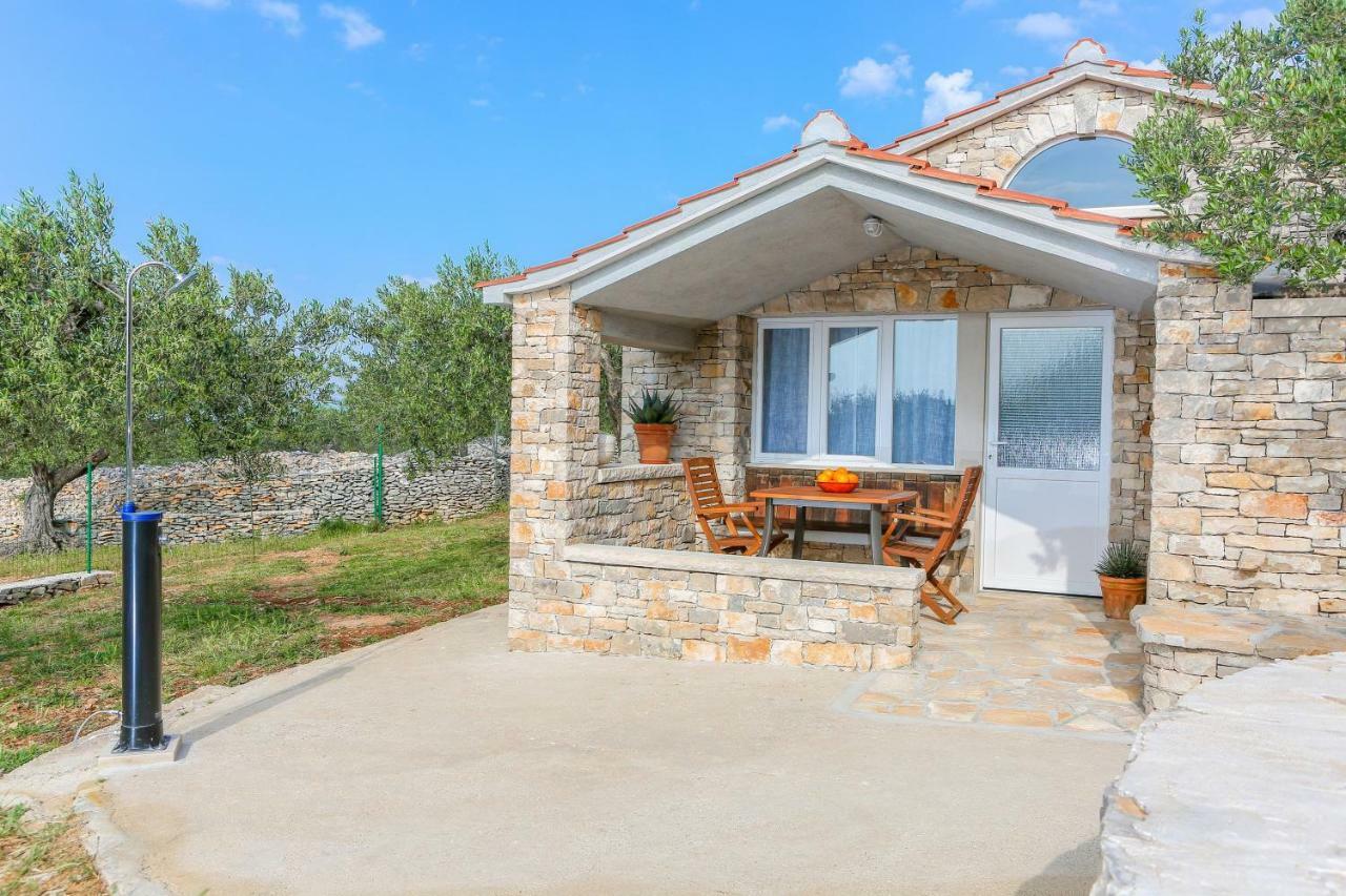 Heritage Holiday House Lori With Pool Postira Exterior foto